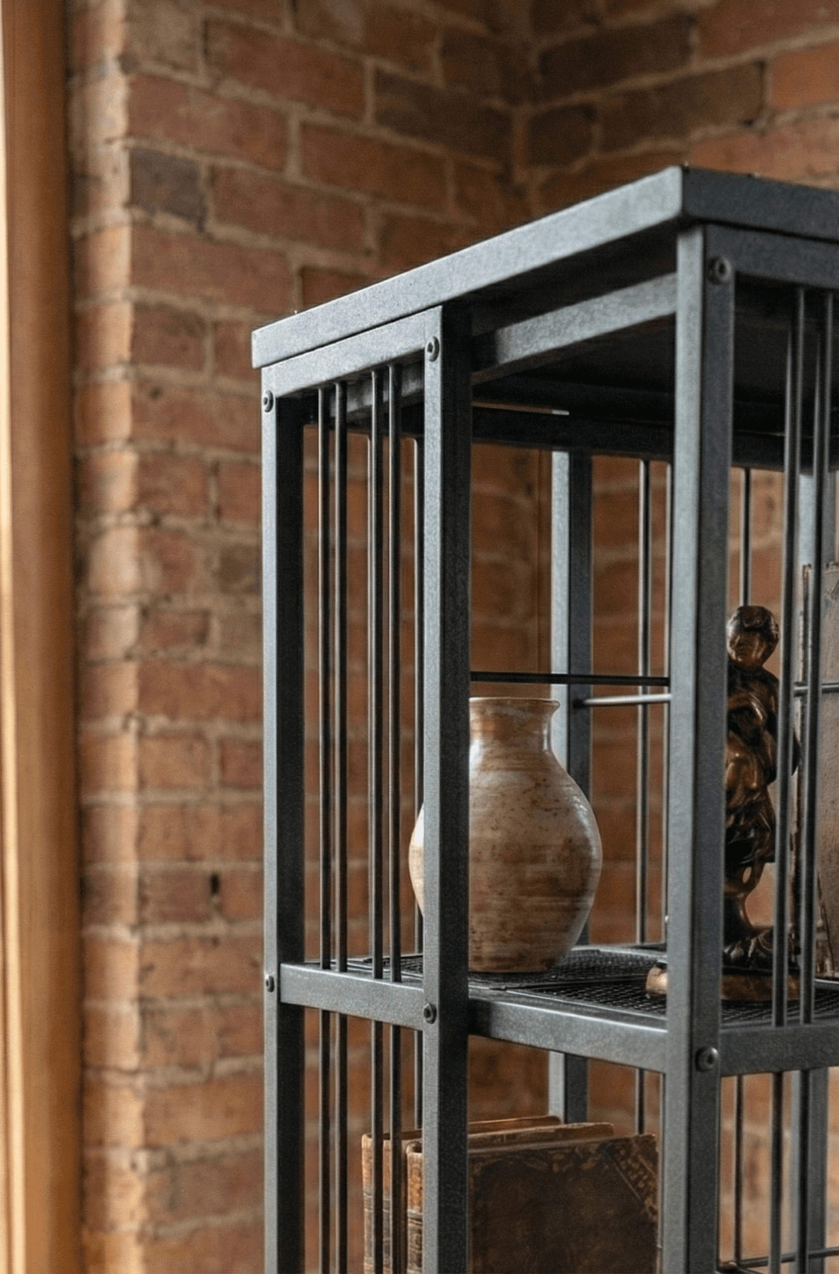 Metal Siyah 360 Derece Döner Kitaplık Yaşam Ünitesi