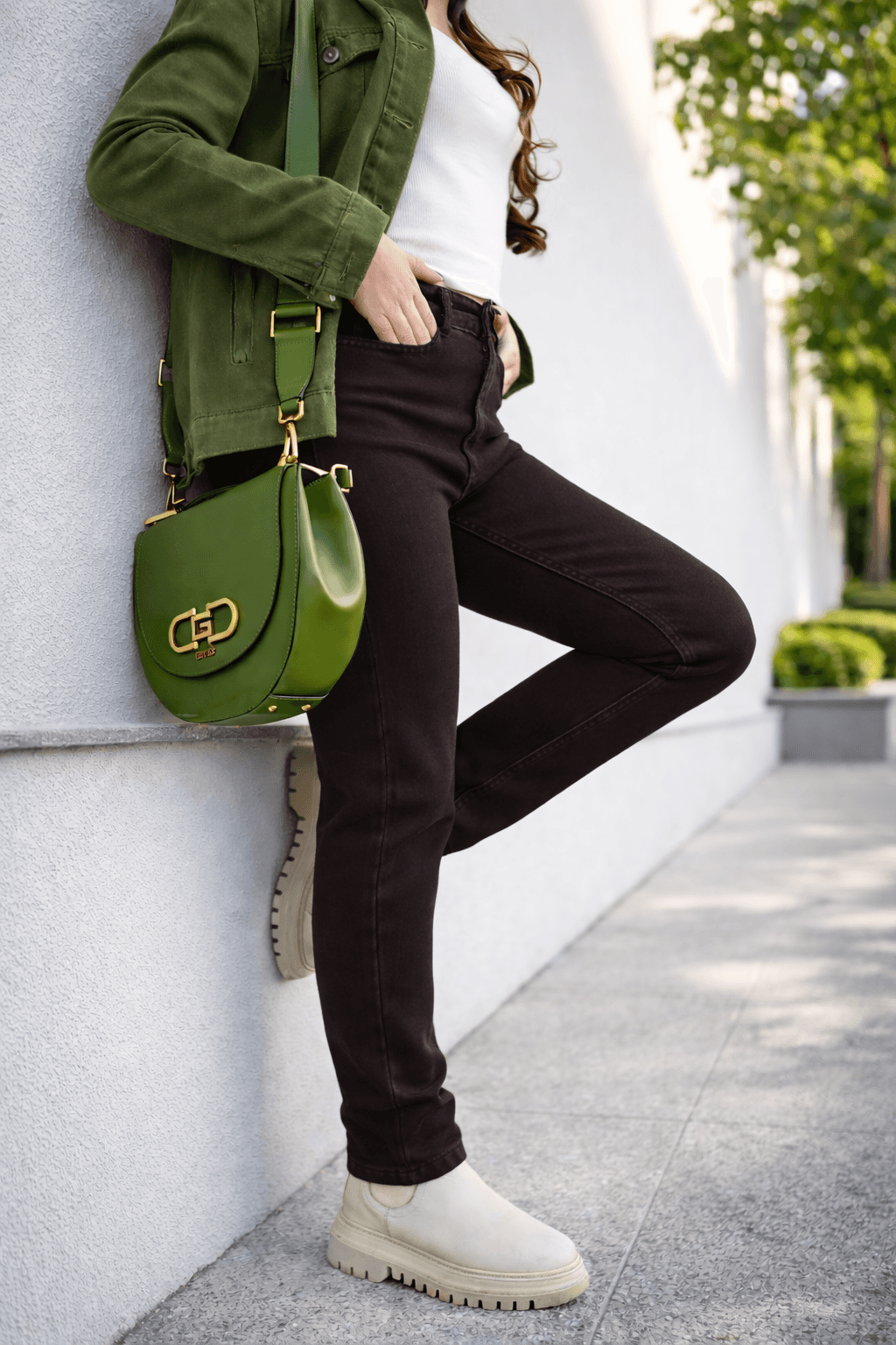 Yüksek Bel Kahverengi Taşlamalı Mom Jean