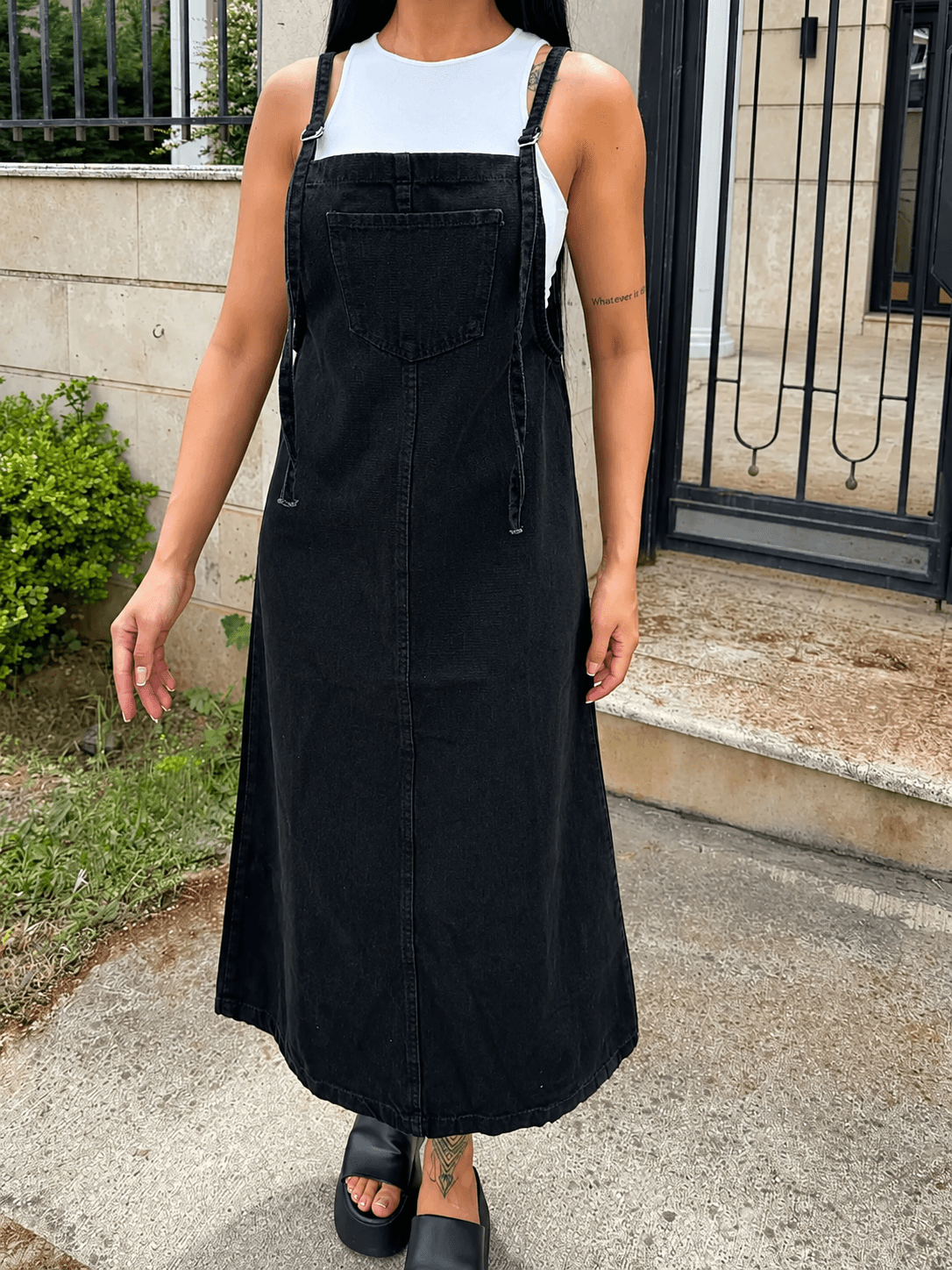 Vovikon KN Uzun Bahçevan Ön Cepli Askılı Siyah Denim Elbise