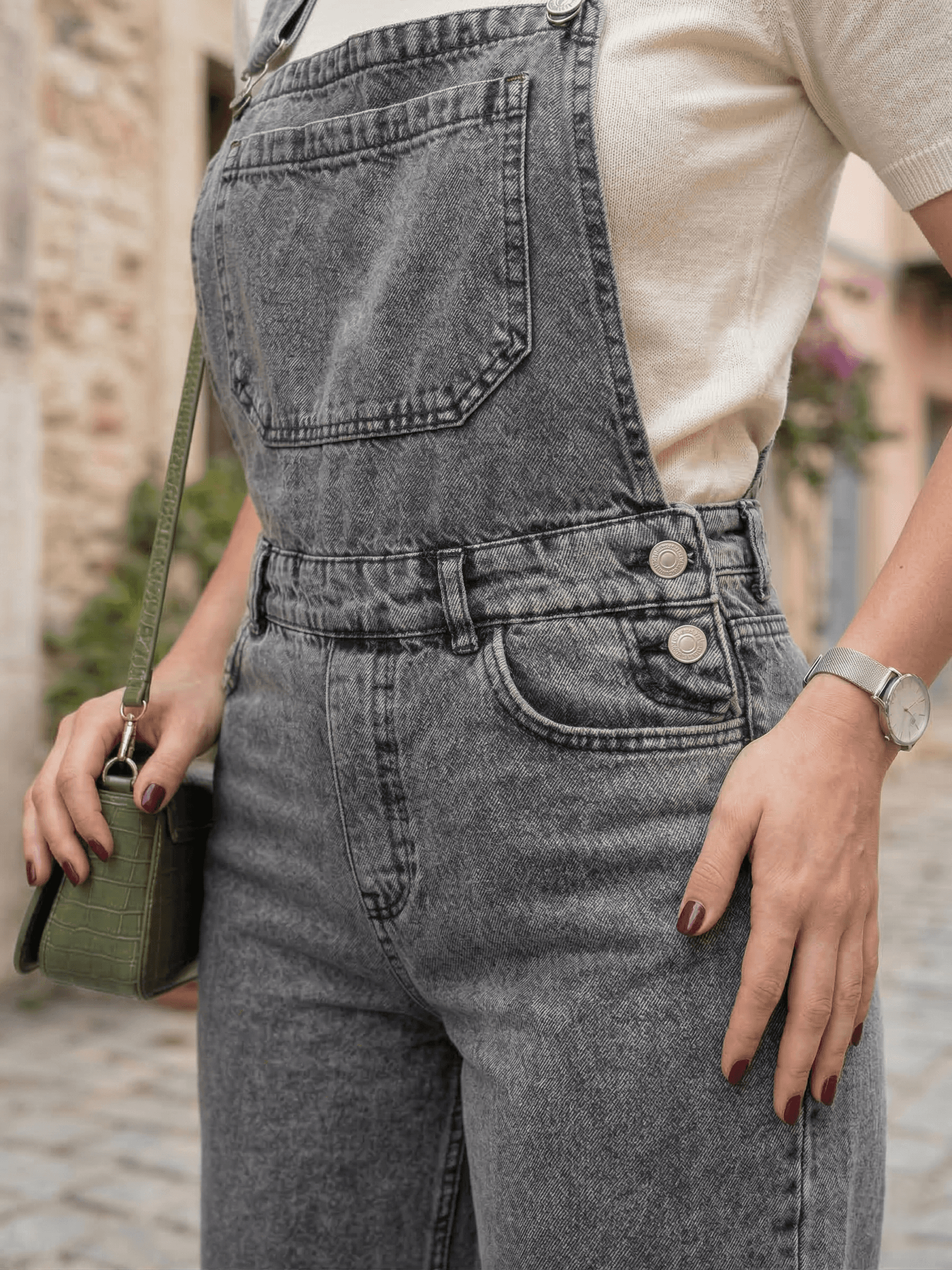 Vovikon KN Bahçıvan Kar Siyah Ön Cepli Askılı Bol Paça Kadın Denim Tulum