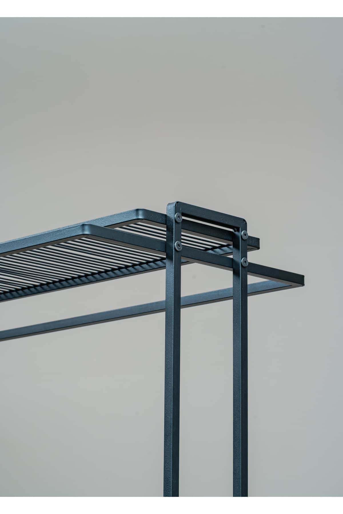 2 Yönlü 3 Raflı Tekerlekli Siyah Metal Elbise Askılığı 146 x 104 cm