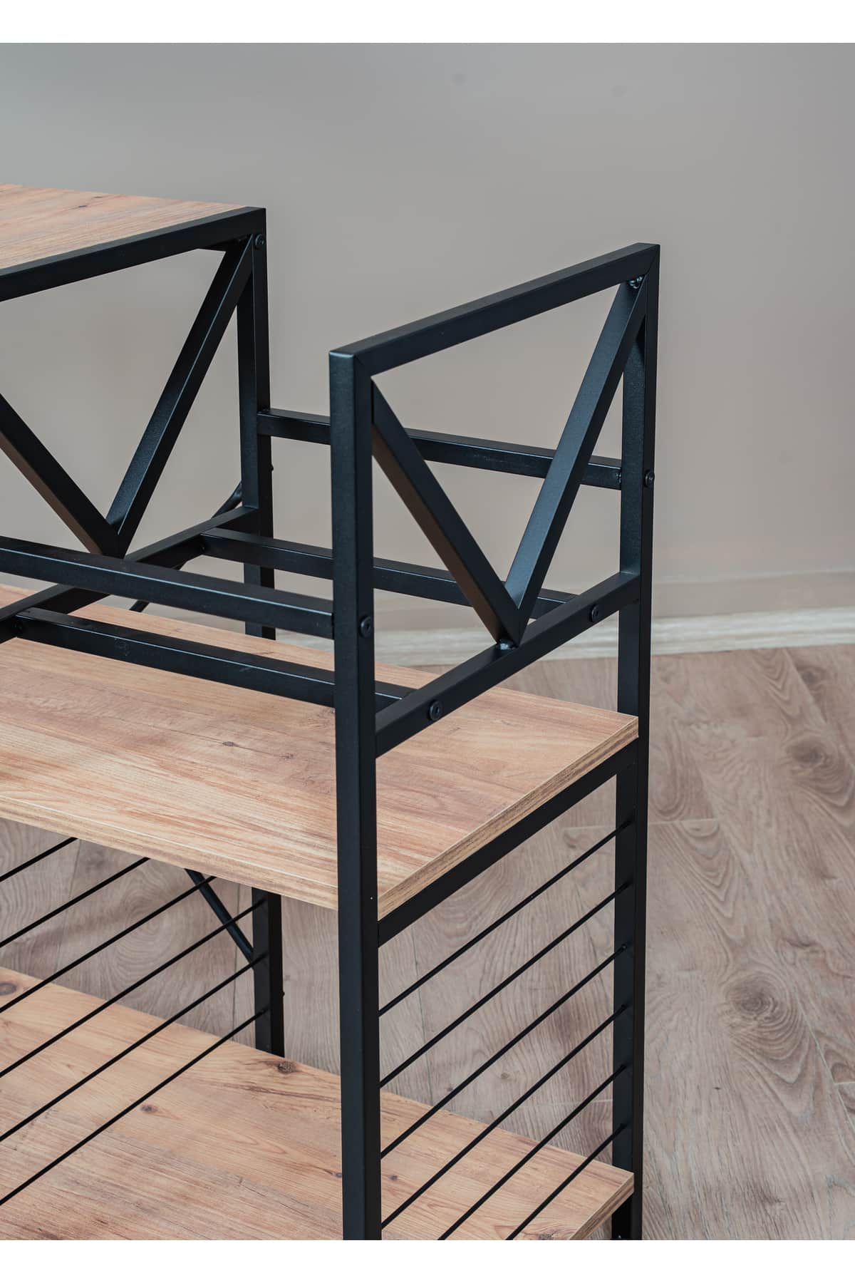 Metal Gövdeli Ahşap Raflı Dekoratif Plaklık Standı 90 x 90 cm