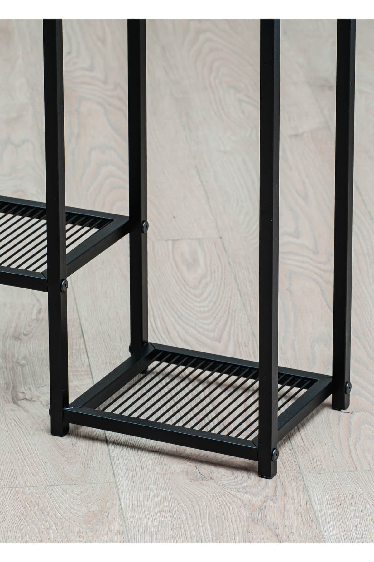Garden 6 Raflı Metal Ayaklı Dekoratif Saksı Standı