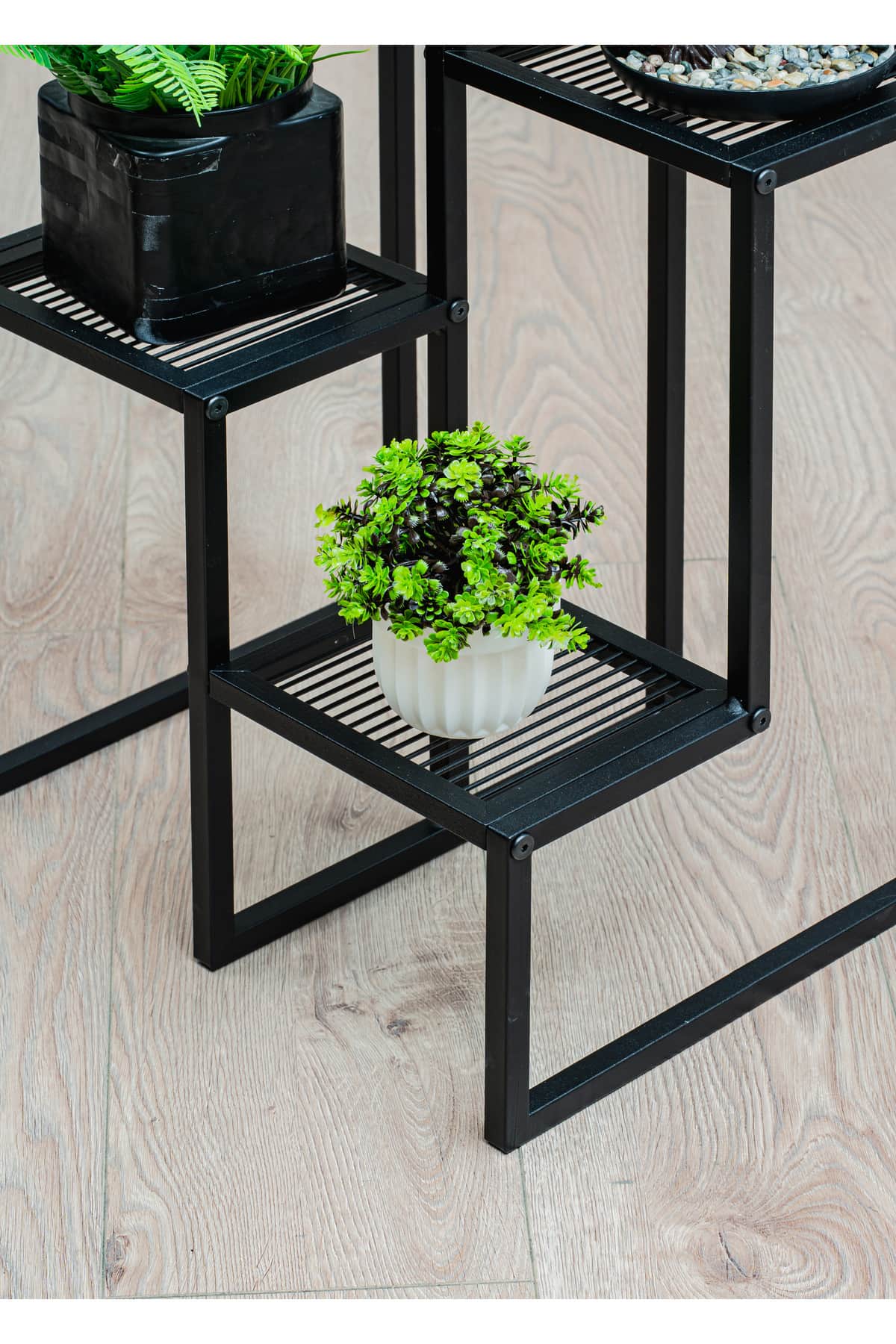 Garden 4 Raflı Metal Ayaklı Ahşap Raflı Saksılık