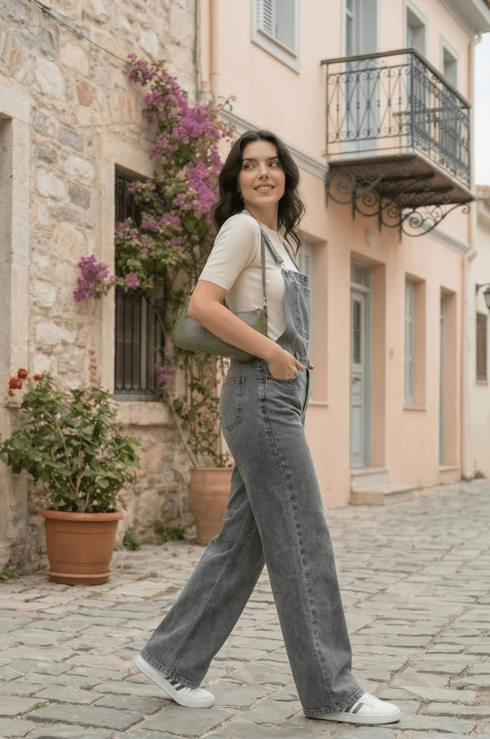 Vovikon KN Bahçıvan Kar Siyah Ön Cepli Askılı Bol Paça Kadın Denim Tulum - Görsel 3