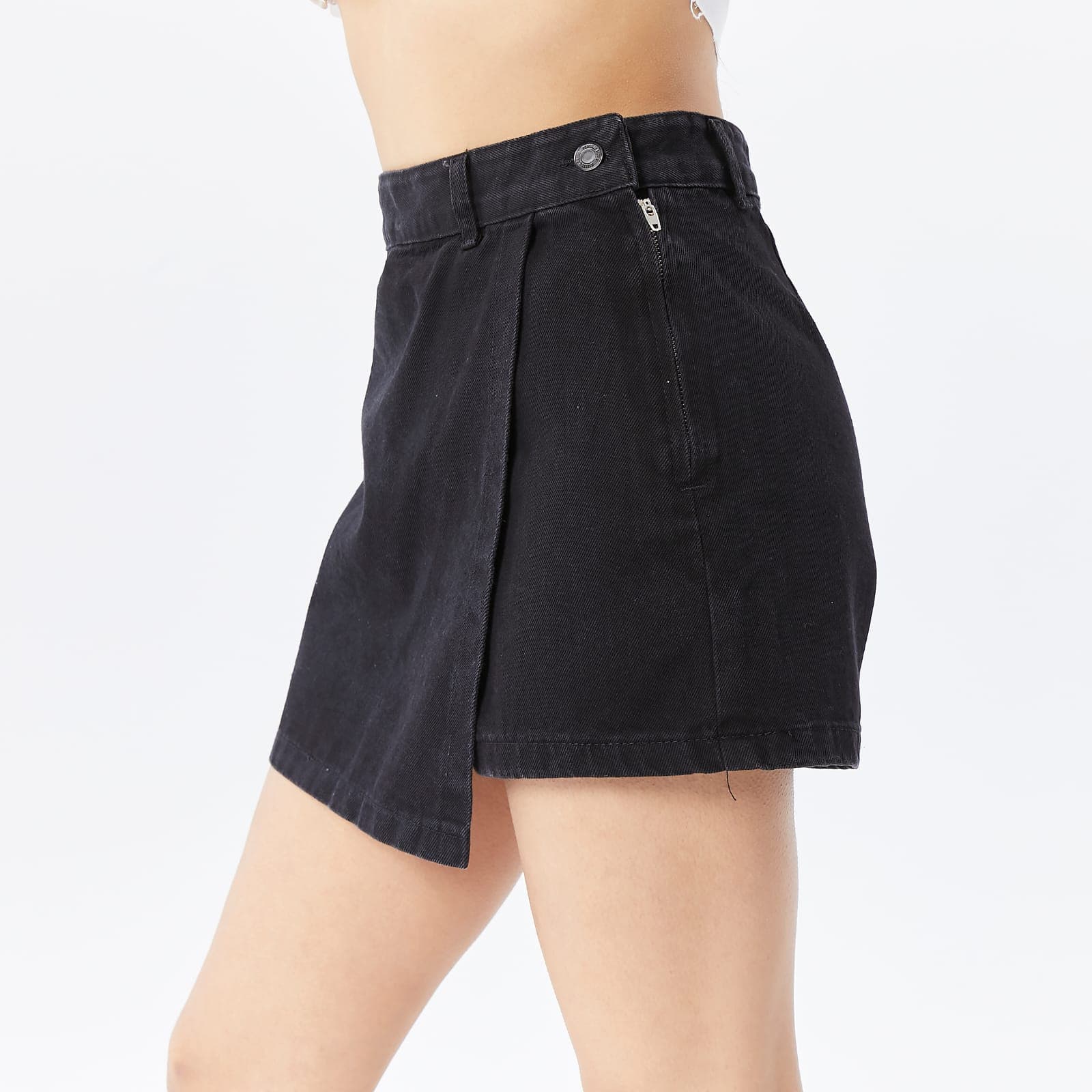 Vovikon KN Kargo Cepli Tek Körük Siyah Denim Kadın Şort Etek Vovikon KN Kargo Cepli Tek Körük Siyah Denim Kadın Şort Etek - Görsel 2