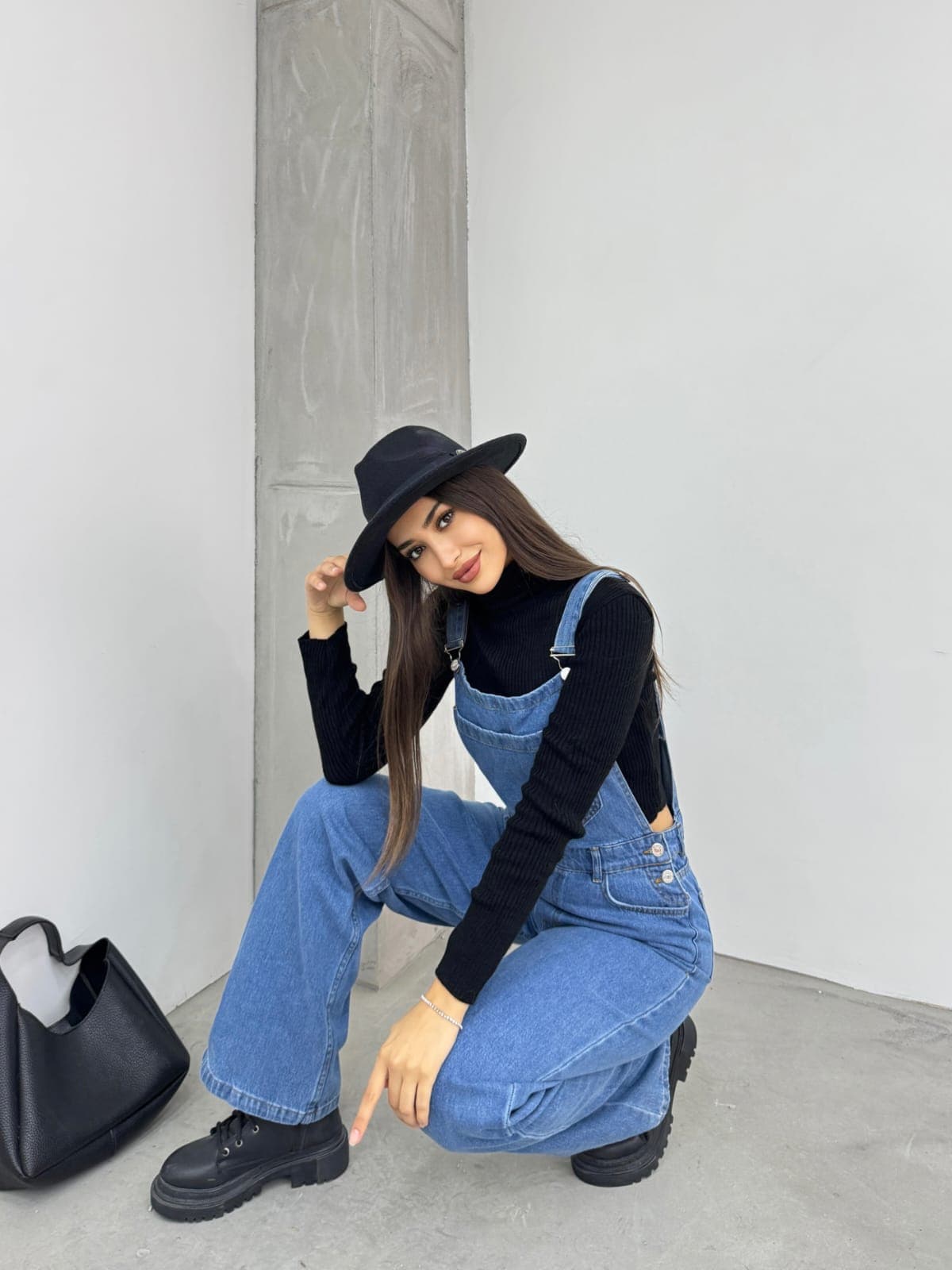 Vovikon KN Bahçıvan Mavi Ön Cepli Askılı Bol Paça Kadın Denim Tulum Vovikon KN Bahçıvan Mavi Ön Cepli Askılı Bol Paça Kadın Denim Tulum