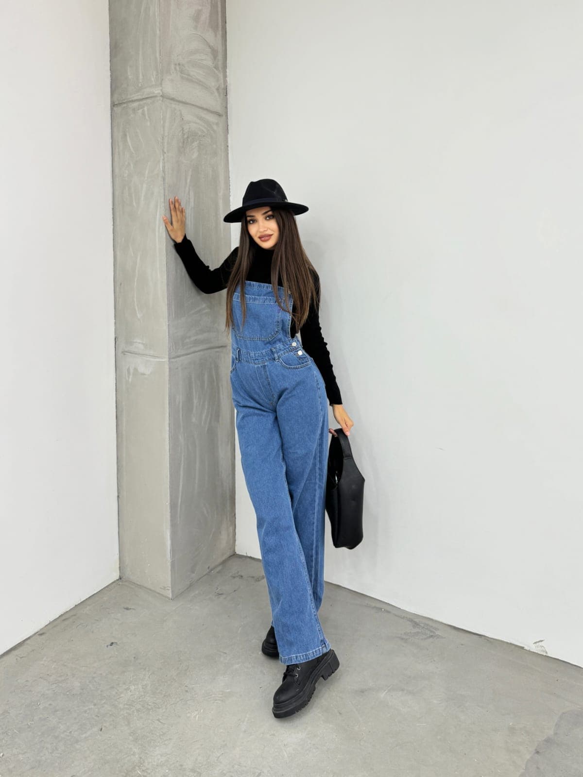 Vovikon KN Bahçıvan Mavi Ön Cepli Askılı Bol Paça Kadın Denim Tulum Vovikon KN Bahçıvan Mavi Ön Cepli Askılı Bol Paça Kadın Denim Tulum