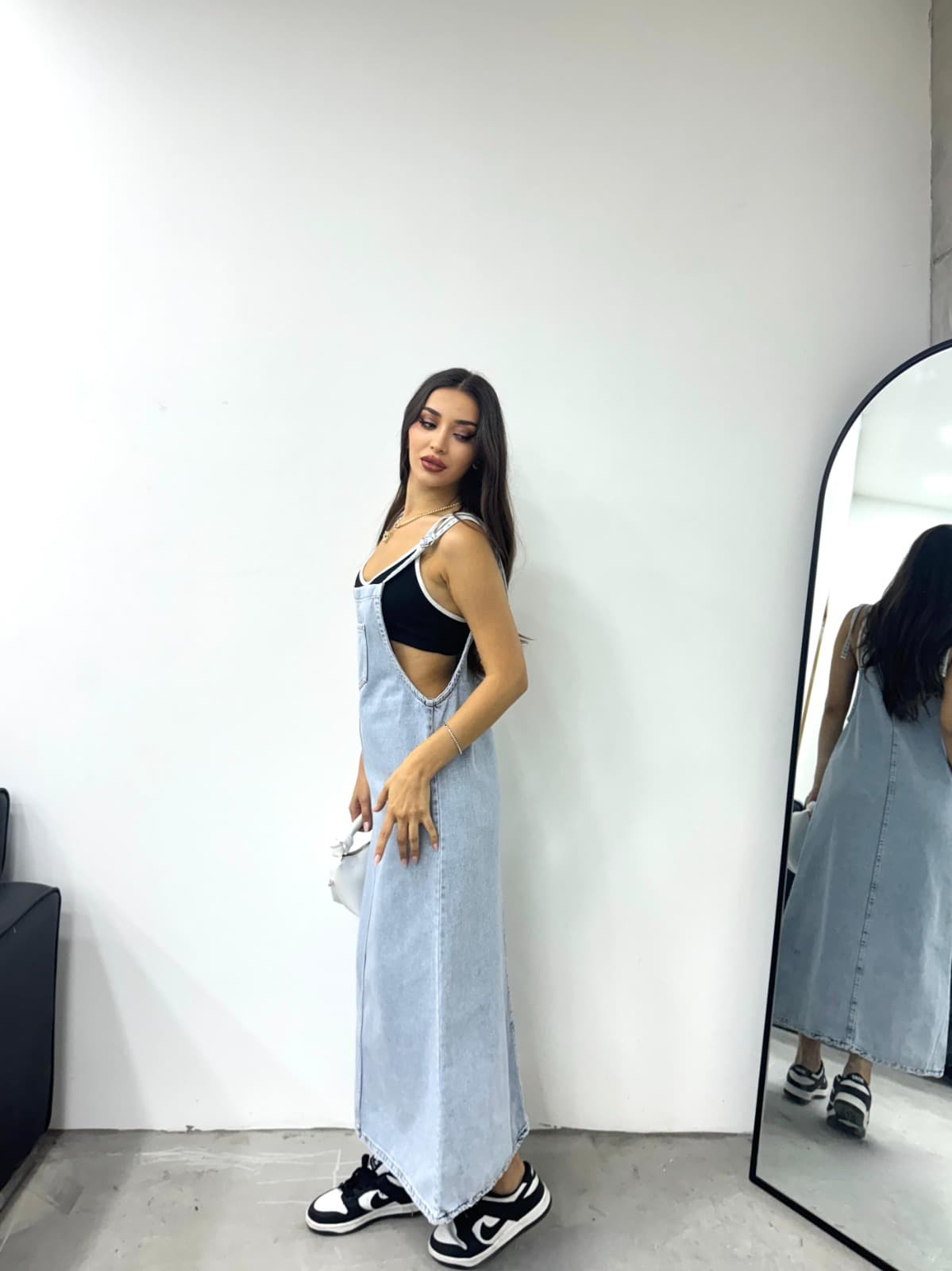 Vovikon KN Uzun Bahçevan Ön Cepli Askılı Taş Yıkama Denim Elbise Vovikon KN Uzun Bahçevan Ön Cepli Askılı Taş Yıkama Denim Elbise