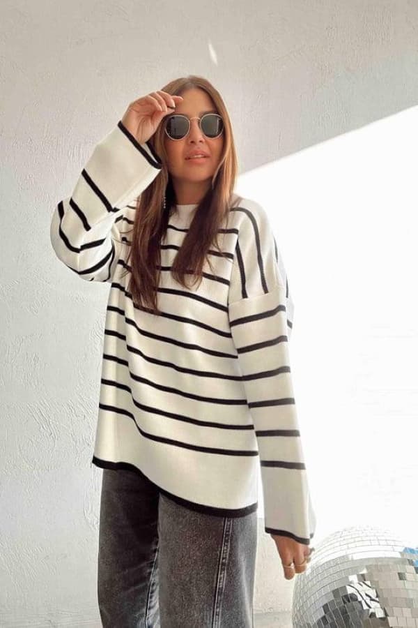 Vovikon Bisiklet Yaka Siyah İnce Çizgili Esnek Fit Size Triko Kazak Vovikon Bisiklet Yaka Siyah İnce Çizgili Esnek Fit Size Triko Kazak - Görsel 2