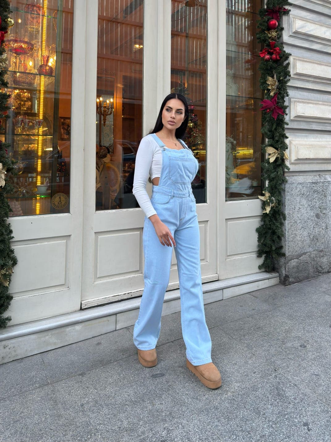 Vovikon KN Bahçıvan Buz Mavi Ön Cepli Askılı Bol Paça Kadın Denim Tulum Vovikon KN Bahçıvan Buz Mavi Ön Cepli Askılı Bol Paça Kadın Denim Tulum