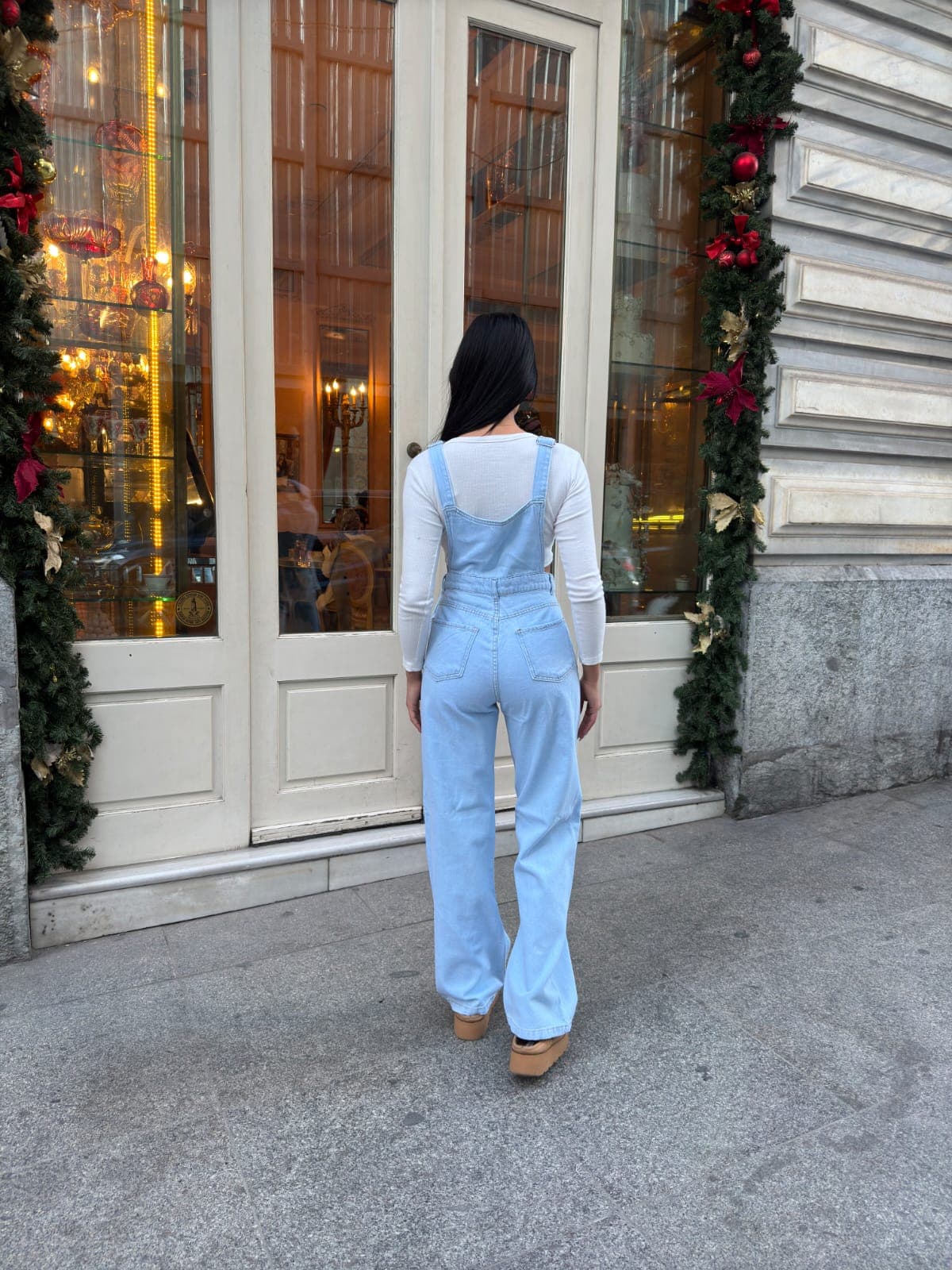 Vovikon KN Buz Kar Bahçıvan Ön Cepli Askılı Bol Paça Kadın Denim Tulum Vovikon KN Buz Kar Bahçıvan Ön Cepli Askılı Bol Paça Kadın Denim Tulum