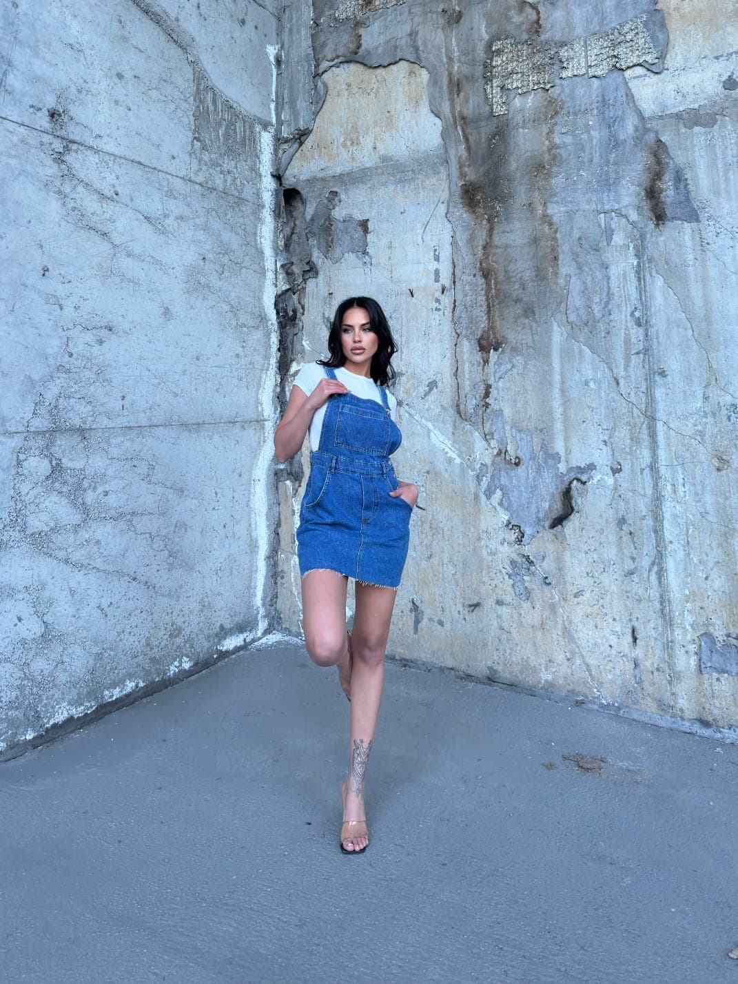 Vovikon KN Mavi Etek Ucu Kesik Püsküllü Bahçıvan Salopet Elbise Vovikon KN Mavi Etek Ucu Kesik Püsküllü Bahçıvan Salopet Elbise