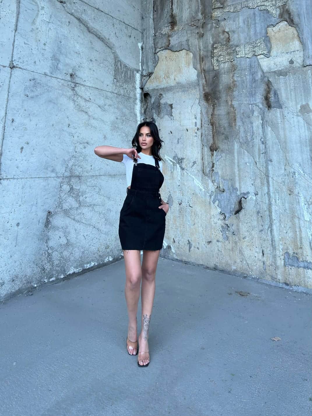 Vovikon KN Siyah Etek Ucu Kesik Püsküllü Bahçıvan Salopet Elbise