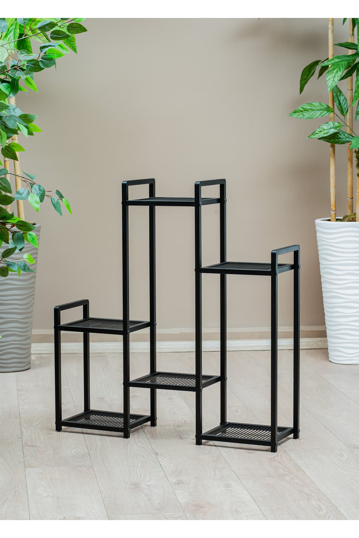 Garden 6 Raflı Metal Ayaklı Dekoratif Saksı Standı Garden 6 Raflı Metal Ayaklı Dekoratif Saksı Standı - Görsel 1