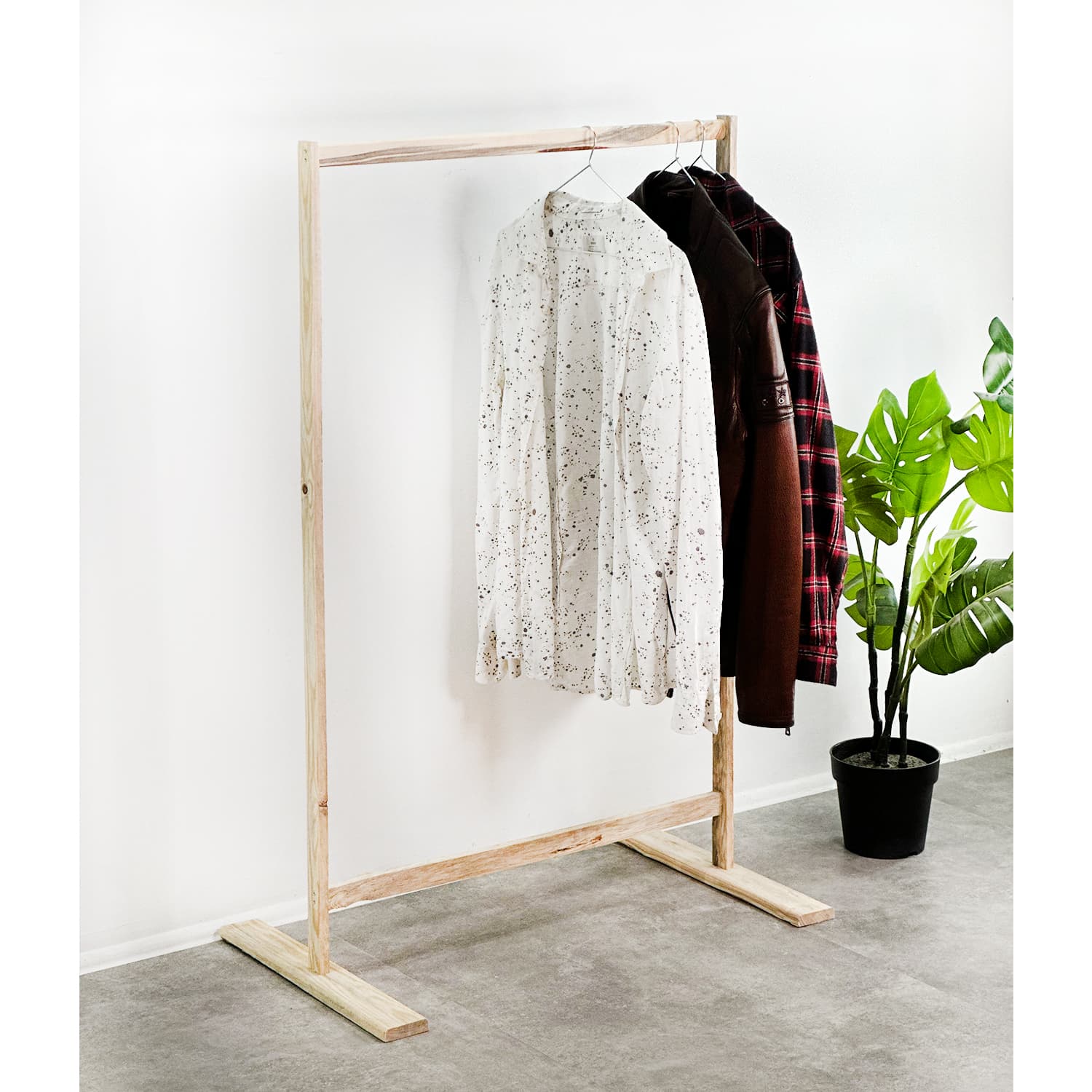 ahsap-ayakli-askilik-elbise-askisi-portmanto-6092