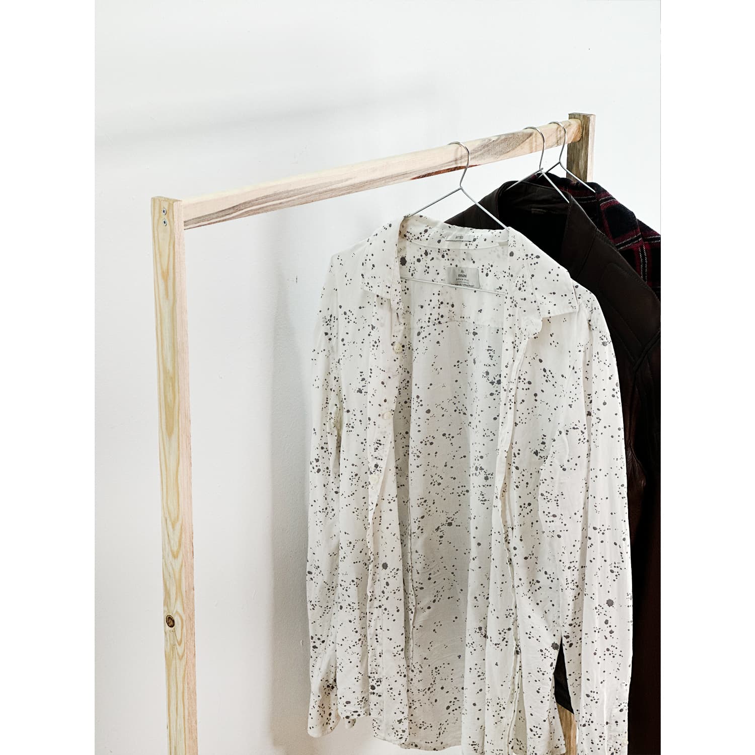 ahsap-ayakli-askilik-elbise-askisi-portmanto-6092