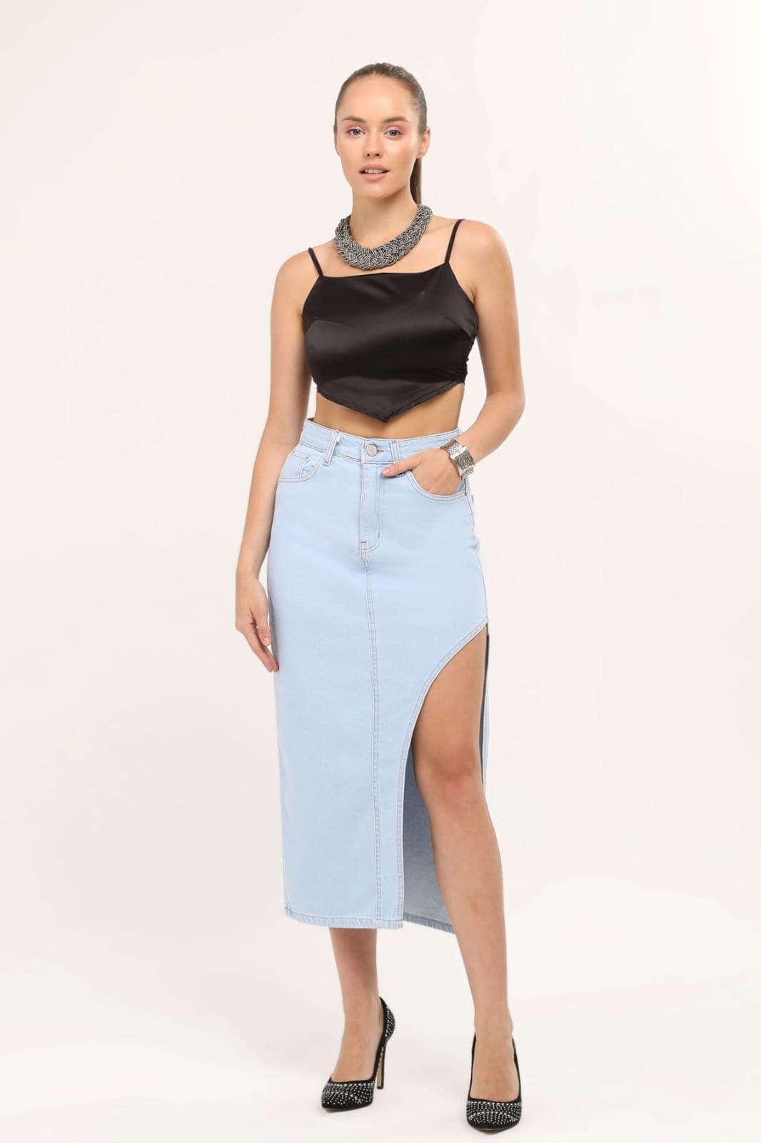 Vovikon KN Ön Parçalı Buz Mavi Denim Asimetrik Kadın Kot Etek Vovikon KN Ön Parçalı Buz Mavi Denim Asimetrik Kadın Kot Etek - Görsel 1