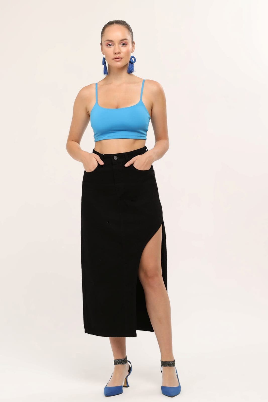 Vovikon KN Ön Parçalı Denim Siyah Asimetrik Kadın Kot Etek Vovikon KN Ön Parçalı Denim Siyah Asimetrik Kadın Kot Etek - Görsel 1